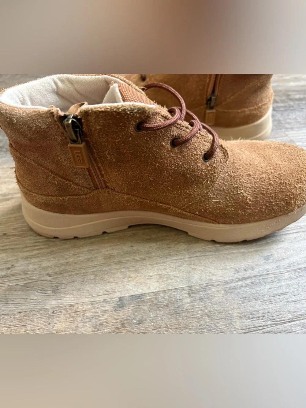 UGG Kids Suede Chukka Boots in Chestnut